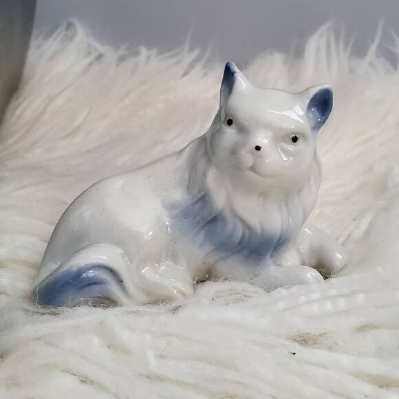 Vintage Ceramic Cat Figurines Blue White Set of 2 - Picture 8 of 9